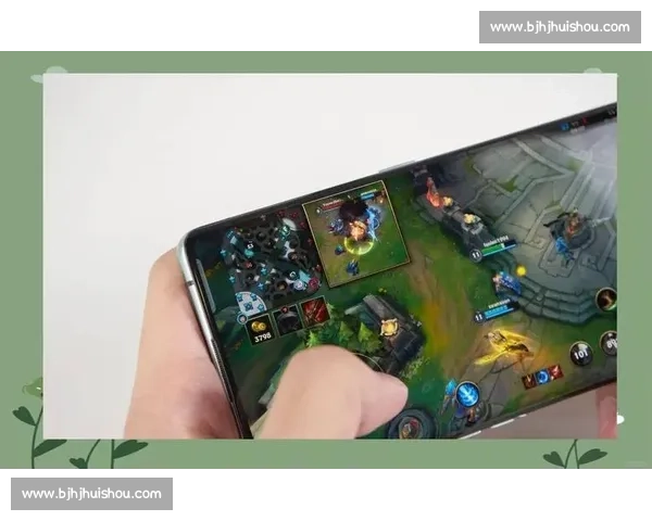 LOL比赛QQ互动新模式揭秘，探寻玩家社交与竞技双重体验